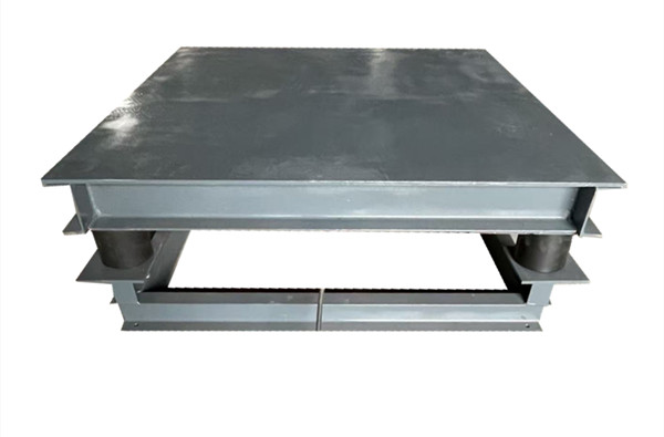 實(shí)惠又實(shí)用---1.5米水泥振動(dòng)平臺(tái)